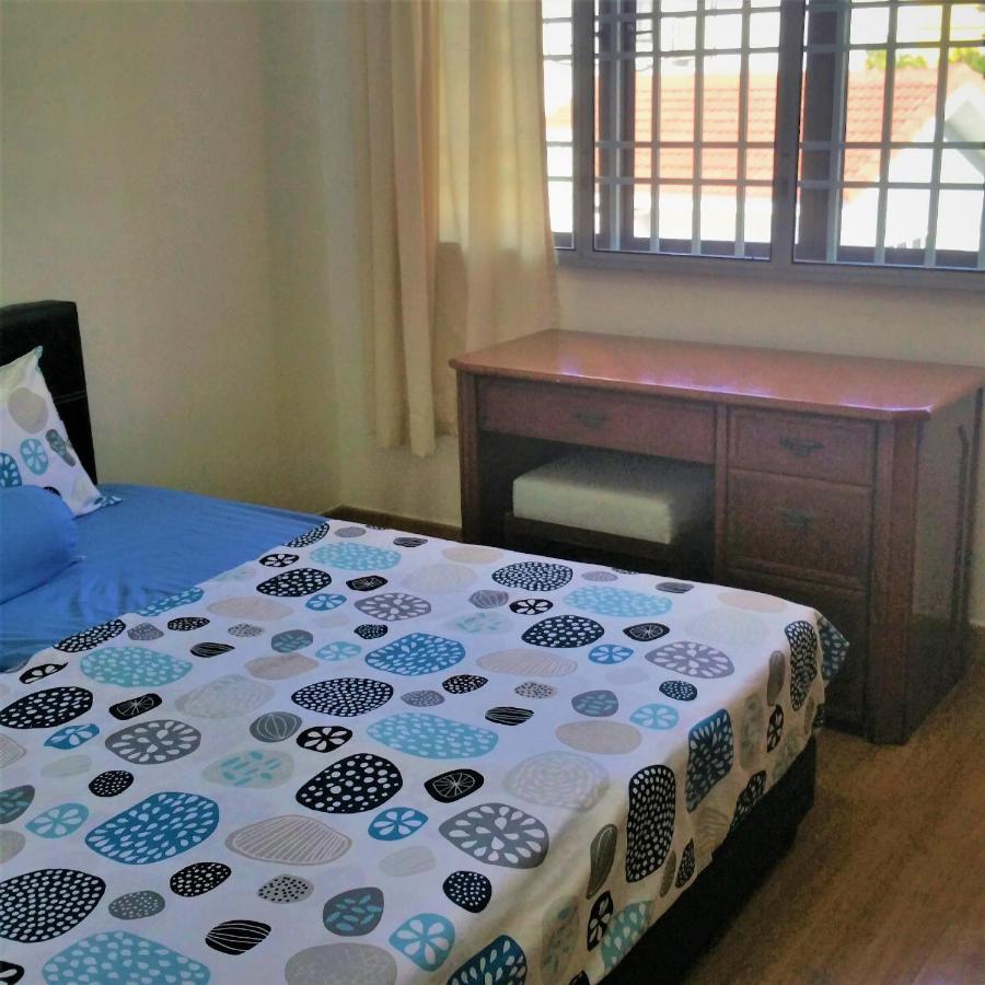 G&T'S Beach Front Villa Tanjung Bungah  Exterior foto