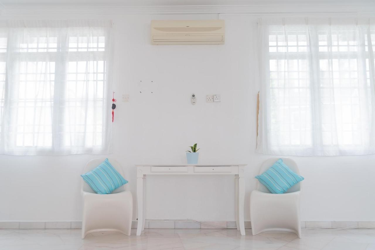 G&T'S Beach Front Villa Tanjung Bungah  Exterior foto