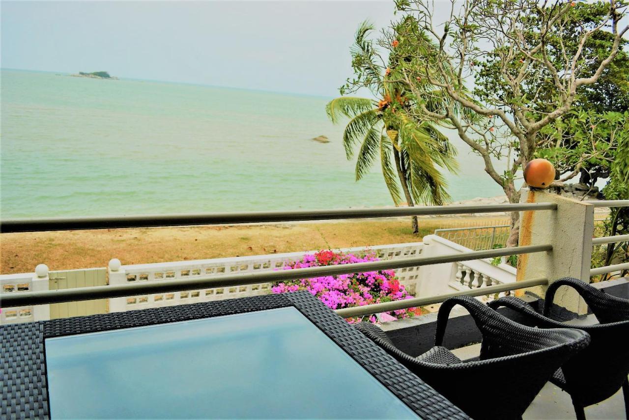 G&T'S Beach Front Villa Tanjung Bungah  Exterior foto